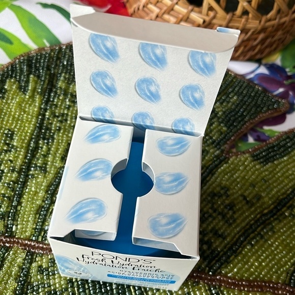 Brand New POND'S 24Hr Hydration Hyaluronic Acid Vitamin E & B3 Gel Moisturizer - Picture 2 of 12